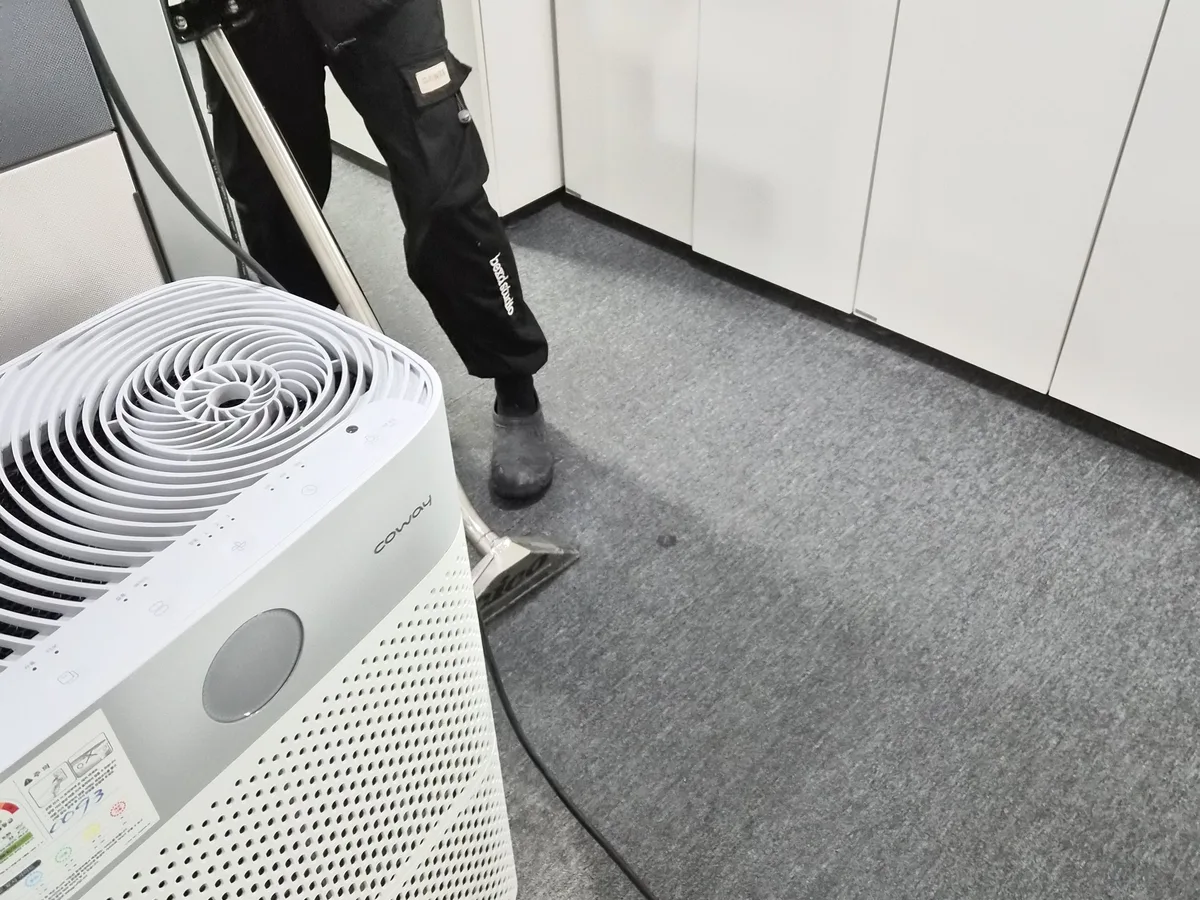 검단구 불로동 사업장 로비·복도 카페트 바닥 위생청소 사례 - 행진크린