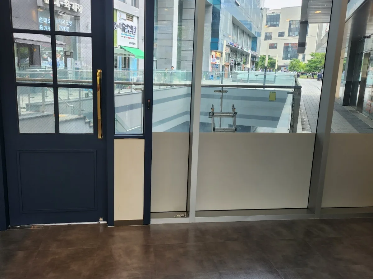 검단구 마전동 사무실 마감재 파티션 구역 위생청소 사례 - 행진크린